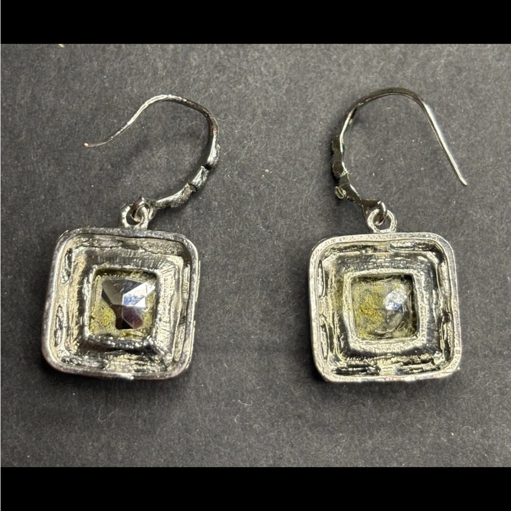 Elegant Silver Square Earrings - Picture 8 of 8